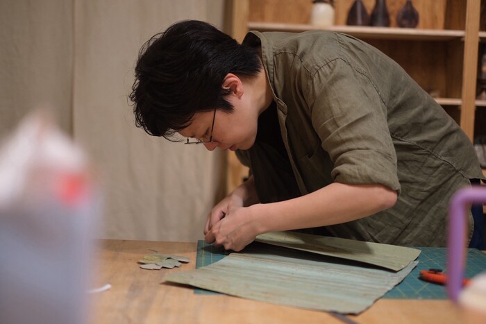 趙永惠老師創作中