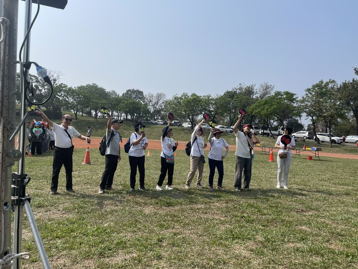 樂齡大學同學們進場