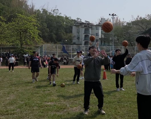 國樂系同學進場