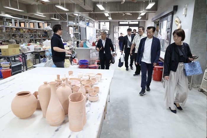 參觀材創系陶瓷工作室