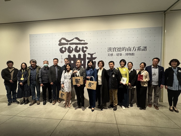 策展團隊攝於1月30日晚間