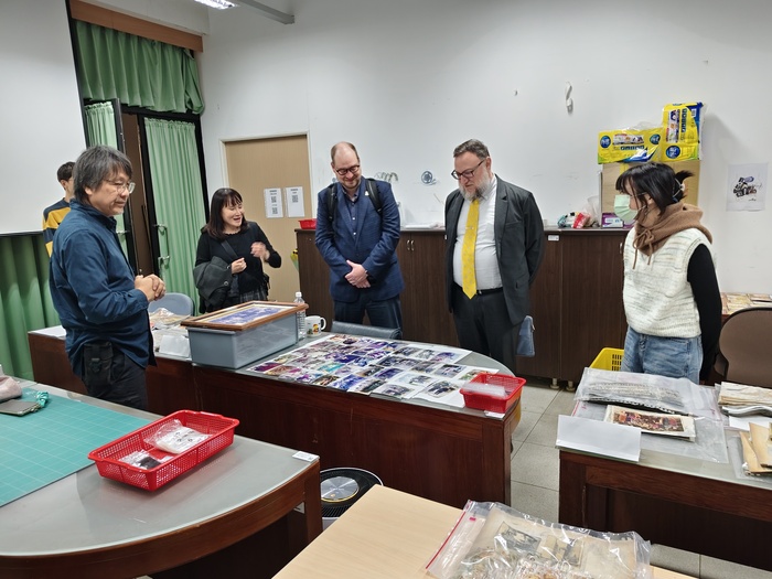 參訪音像展示中心相片修復