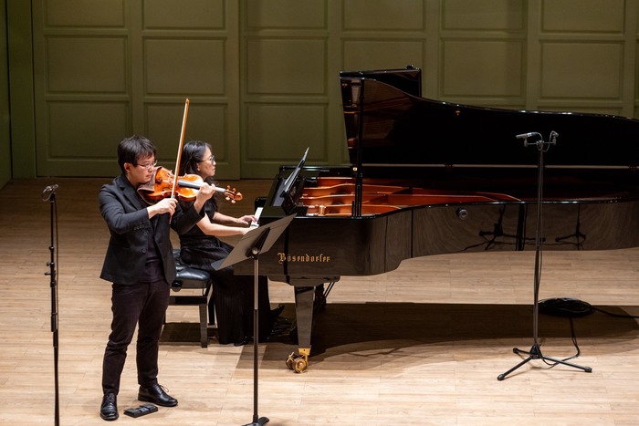 小提琴卓家萱、鋼琴林瑩茜