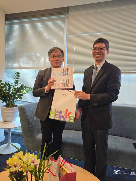 邱校長與何金樑主任