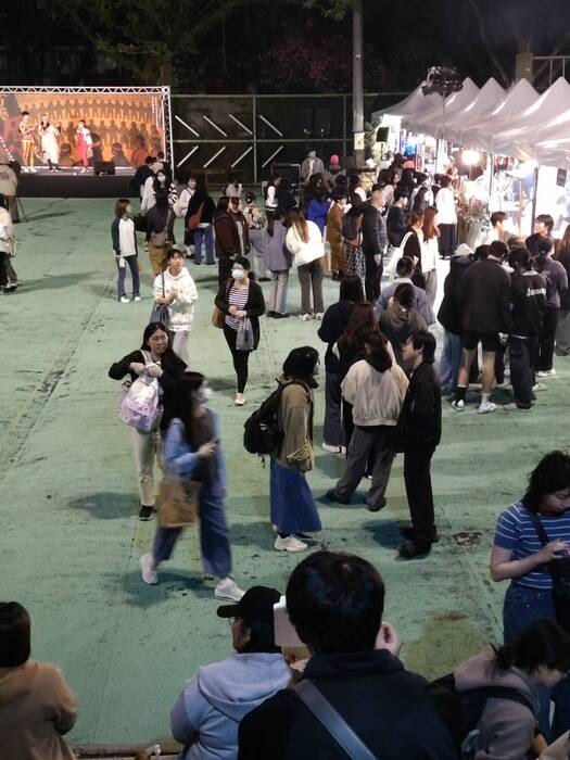 今晚在校的同學都來了吧！