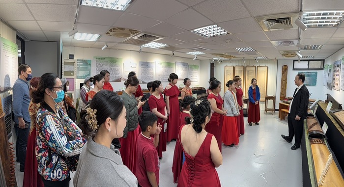 鄭德淵教授親自導覽傳統箏研究中心