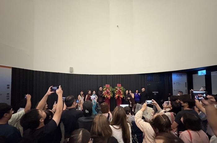 人山人海,熱情的聽眾!感動啊!圖片