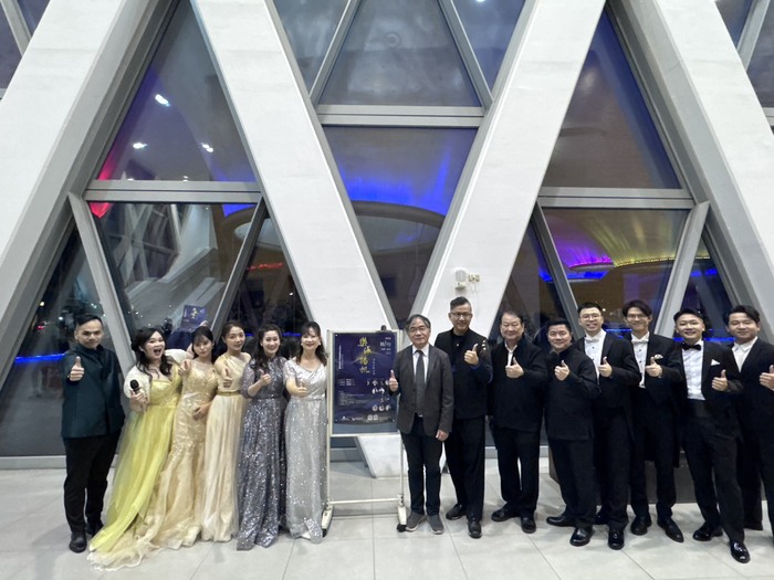 美麗女團+帥氣男團