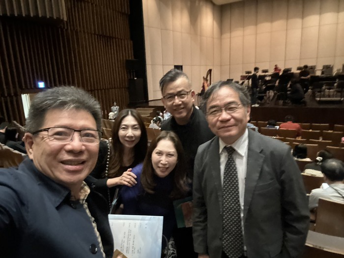 感謝中正國小陳棨信校長及國樂系美女老師蒞臨指導