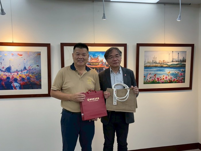 許忠富鄉長與邱上嘉校長