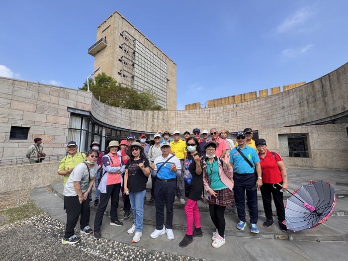 貴賓於音像大樓合照