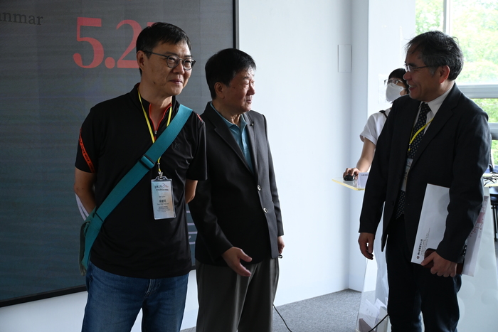 蔡慶同教務長、井迎瑞老師、邱上嘉校長