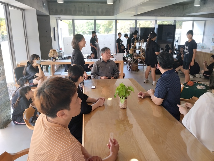 邱上嘉校長與鹿鳴國中師生交流