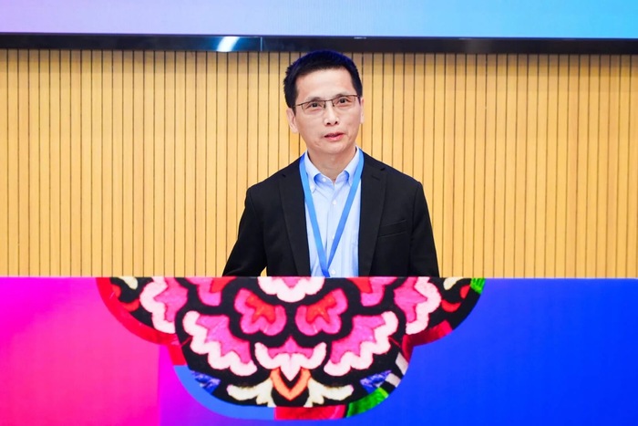 鄭正雄主任代表參賽臺灣學校致詞