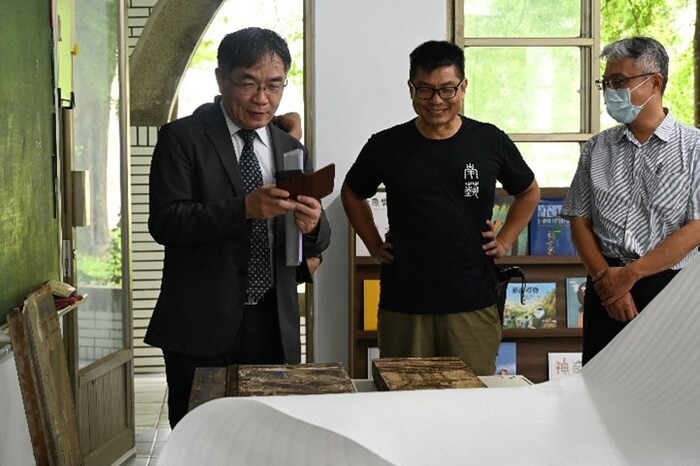 邱上嘉校長、許遠達老師,詹信德主任秘書