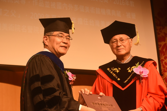 頒授名譽藝術博士學位予廖修平教授